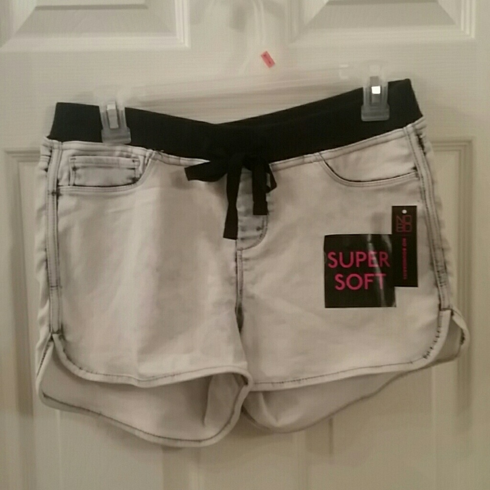 Super soft shorts: stretchy material